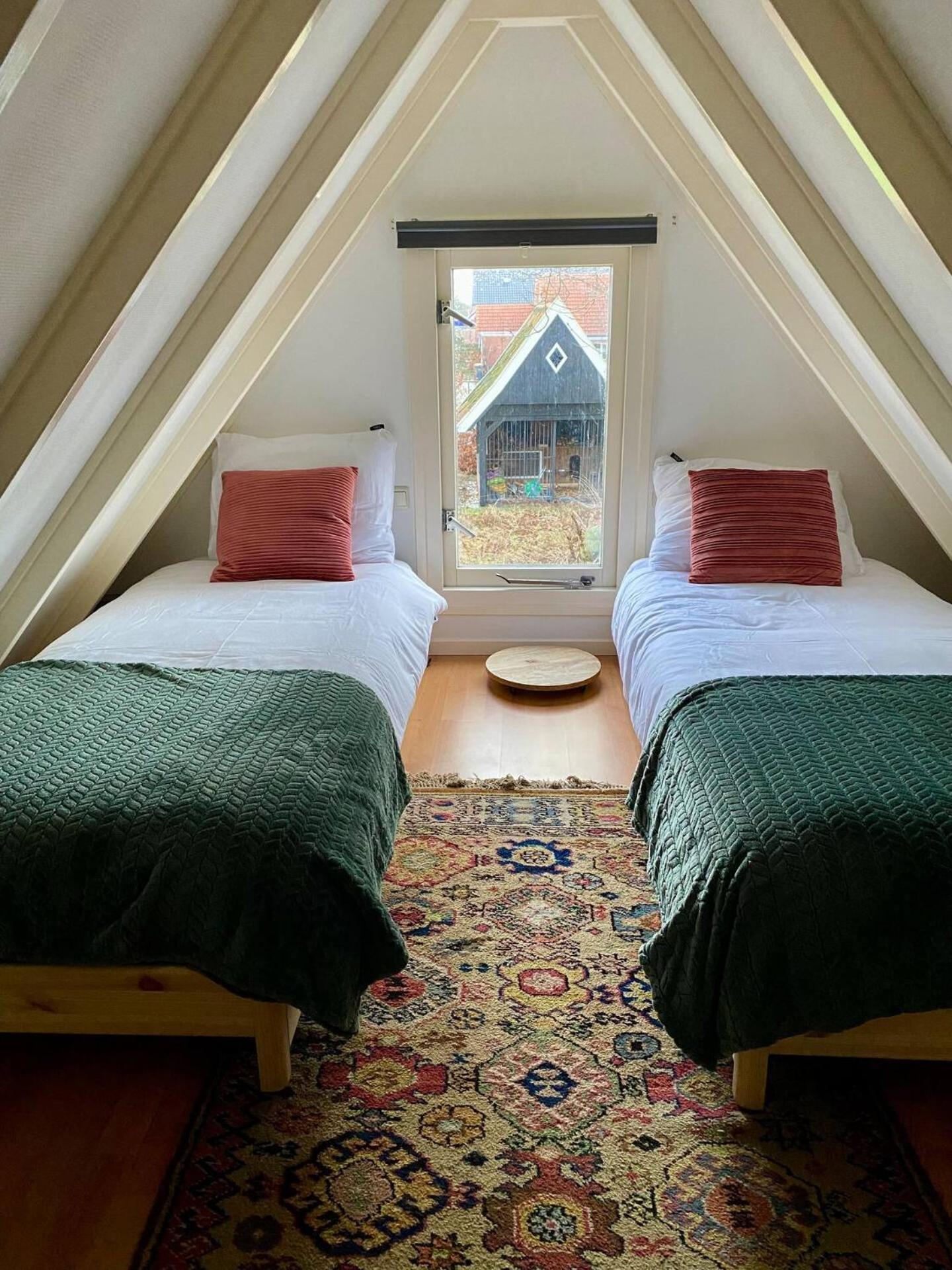 Loosan Lodges Gastenhuis Reutum Экстерьер фото